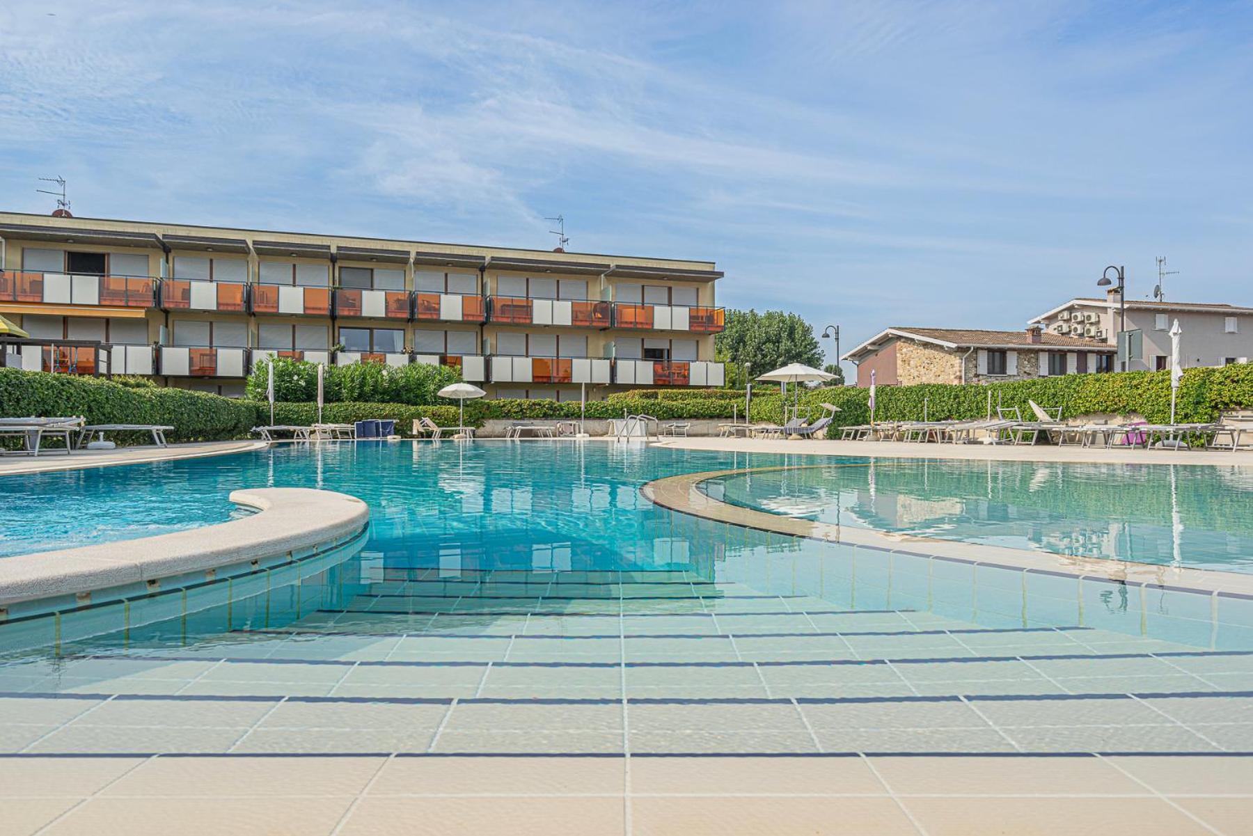 Bossanova Family - Your Glimpse Of The Apartment Sirmione