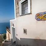 Casa Cimino B - A Romantic Retreat Among The Stairs Of Praiano
