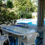 Appartamento A Pochi Passi Dal Mare Con Piscina