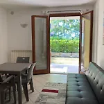 Appartamento Il Faro Con Giardino In Residence Con Piscina