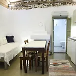 Ghermaniko Guesthouse