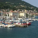 Comfortable Holiday Home In Soiano Del Lago With Lakeview