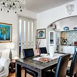 Medusa And The Seahorse Villa