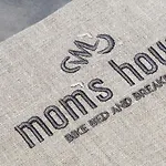 Mom'S Villa