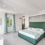 Villa Andrilla By Feeling Italy With Pool, Views, Concierge, In The Town Centre