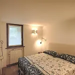 Joivy Superb Apartments For 6 With Mountain View And Garden In Courmayeur