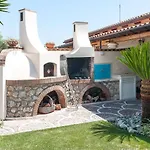 La Cesa Holiday House