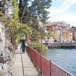 Casa In Riva Al Lago