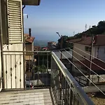 Confortevole E Luminoso Appartamento 100Mq A Falerna Con Vista Sul Paese E Sul Promontorio Con Free Wifi Free Parking E Smart Tv