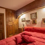 Joivy Big Flat For 6 With Backyard And Parking In Courmayeur