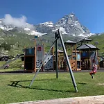 Renovated Studio Ski In Ski Out, Cir 0282