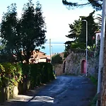 Large Apartment With Sea Views In A Spacious Garden With A Shared Pool