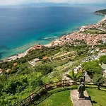 Idyllic Apartment With Sea View In Santa Maria Di Castellabate 60 M²