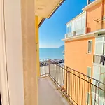 Sea View Apartment 5 Mt From The Beach
