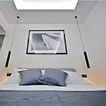 Modern Apartment In Napoli + Balcony