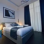 Modern Apartment In Napoli + Balcony