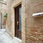 La Casa Di Leo - Apartments