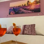Affittacamere Le Grotte - Le Grotte Rooms & Apartments
