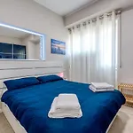 Stunning Flat By The Sea And The Airport