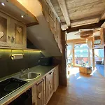 Calore Di Una Casa Di Montagna