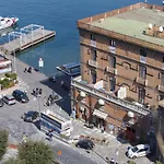 Amore Rentals - Appartamento La Terrazza Sul Porto 1