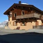 Chalet Aura