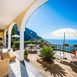 Villa Savina - Elegant Family Villa Overlooks Amalfi Coast -