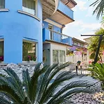 Villa Azzurra Depandance Con Piscina
