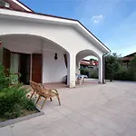 Villa Elia Con Grande Giardino Recintato E Posto Auto A Due Passi Dal Mare