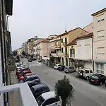 Foscolo 27 A 100 M Dal Mare