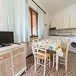 Girasoli Con Posto Auto A 150 Mt Dalla Spiaggia