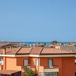 Stunning Flat By The Sea And The Airport