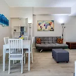 Stunning Flat By The Sea And The Airport