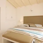 Villa Mony. 100 Mt Dal Mare!
