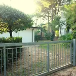 Villa A Lignano Con 2 Camere E Giardino