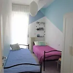 Happy Whale Apartment