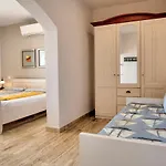 Apartment Stella - Villa Di Sogno By Interhome