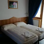 La Cuna Apartments
