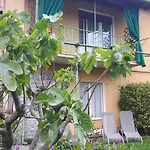 Apartment With Garden And Private Parking