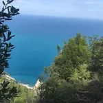 Porzione Di Villa Le Ginestre