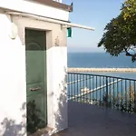 N033 - Numana, Bilocale Con Meraviglioso Terrazzo Sul Mare