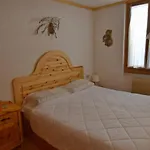 Hofer Apartment