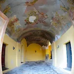H Hostel Friendly Accommodation