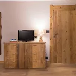 Casaborgovecchio Larice