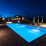 Borgo Da Monte 8, Emma Villas