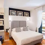 Villa Vallugola 8, Emma Villas