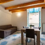 Casa Lavanda- Napoli Centro Storico