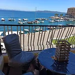 Ampio Monolocale Con Balcone Fronte Mare