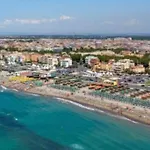 Piazza Anco Marzio Fronte Mare Casa Con Giardino