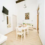 Lemons & Sun Apartment